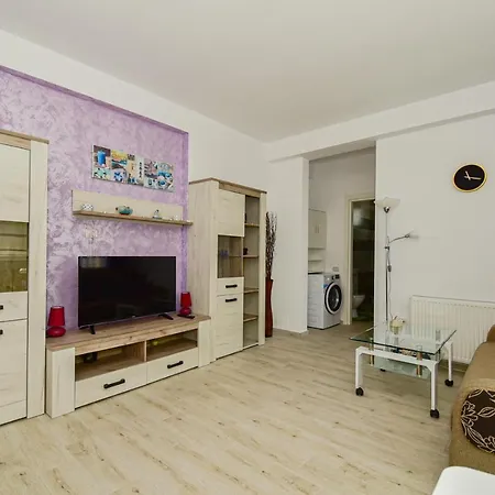 Sea View Astoria By Sunny Mamaia