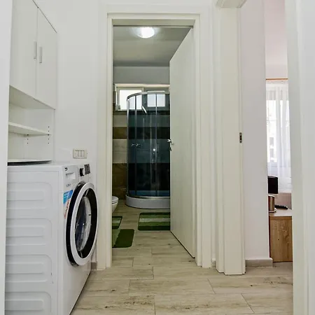 Sea View Astoria By Sunny Mamaia